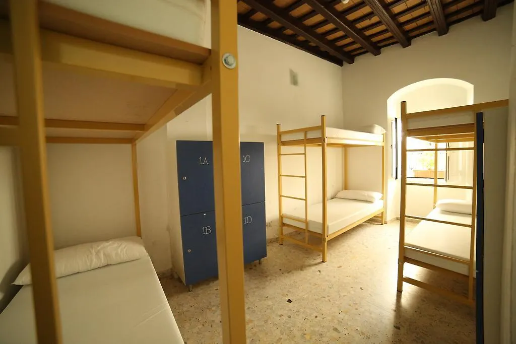 Wake Up In Tarifa Hostel & Restaurant Lounge