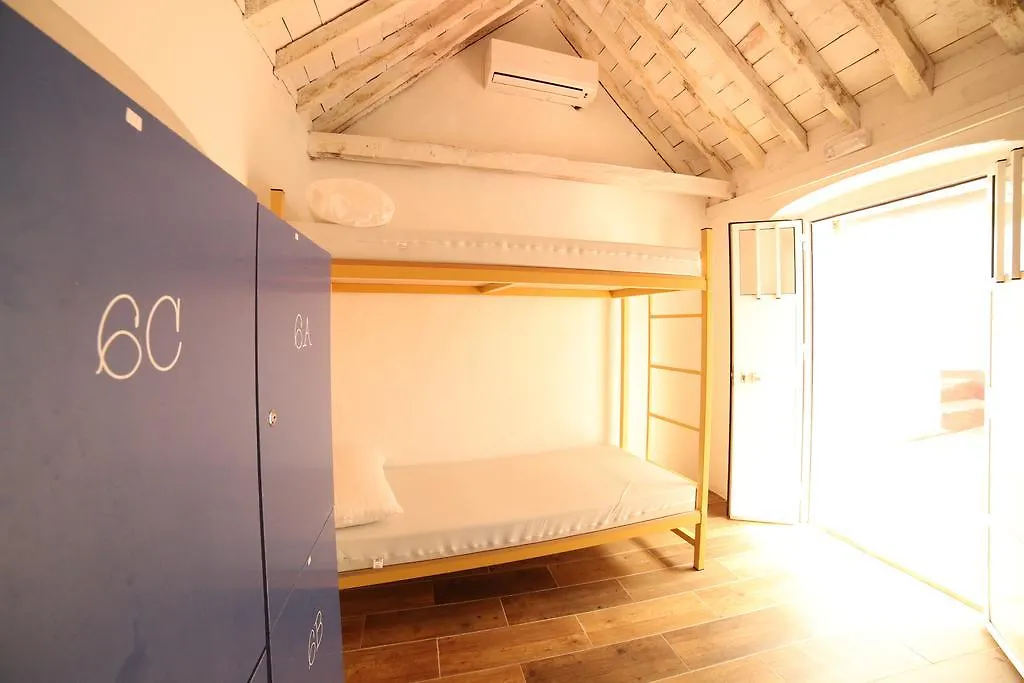 Wake Up In Tarifa Hostel & Restaurant Lounge Spain